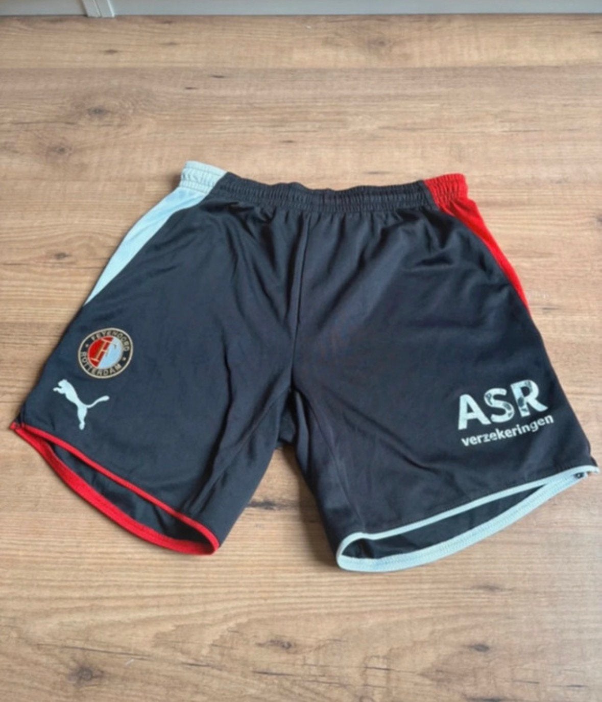 Feyenoord broekje– Puma, Verzenden, Zwart, Voetbal, Gedragen