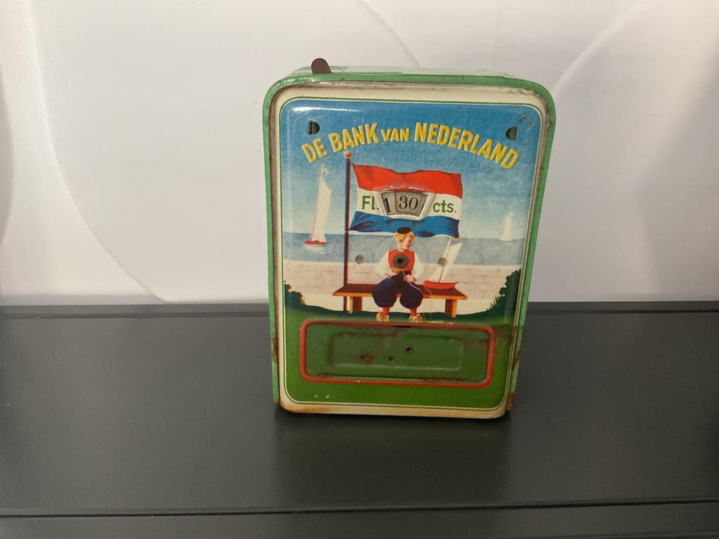 Vintage 'De Bank van Nederland' spaarpot, Verzamelen, Spaarpotten, Ophalen of Verzenden, Gebruikt, Metaal of Blik, Overige thema's