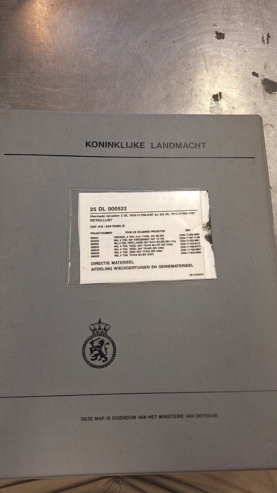 DAF YA 616   626 familie, Verzamelen, Ophalen of Verzenden, Landmacht, Nederland, Boek of Tijdschrift
