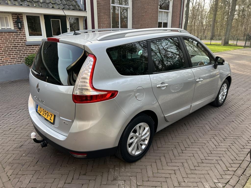 Renault Grand Scénic 1.2 TCe 130pk Limited Navi, Trekhaak,, Gebruikt, 4 cilinders, Met garantie (alle), 132 pk