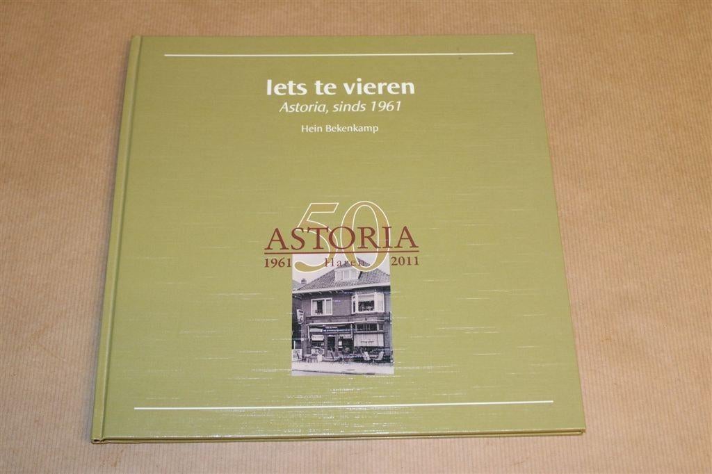Jubileumboek 50 Jaar Astoria Haren [1961-2011], Ophalen of Verzenden, Gelezen