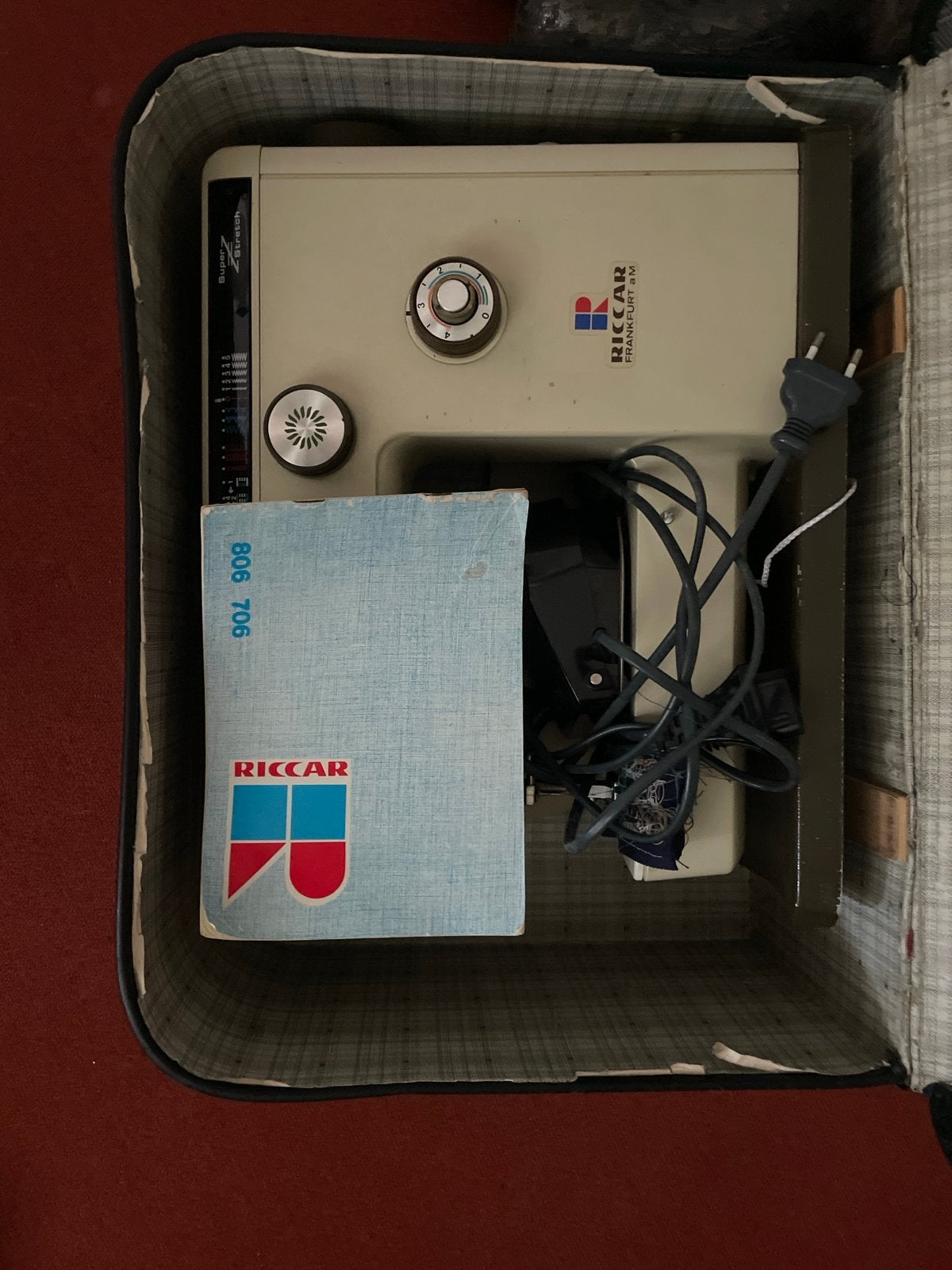 Riccar Naaimachine in koffer, Ophalen of Verzenden, Gebruikt, Naaimachine, Overige merken