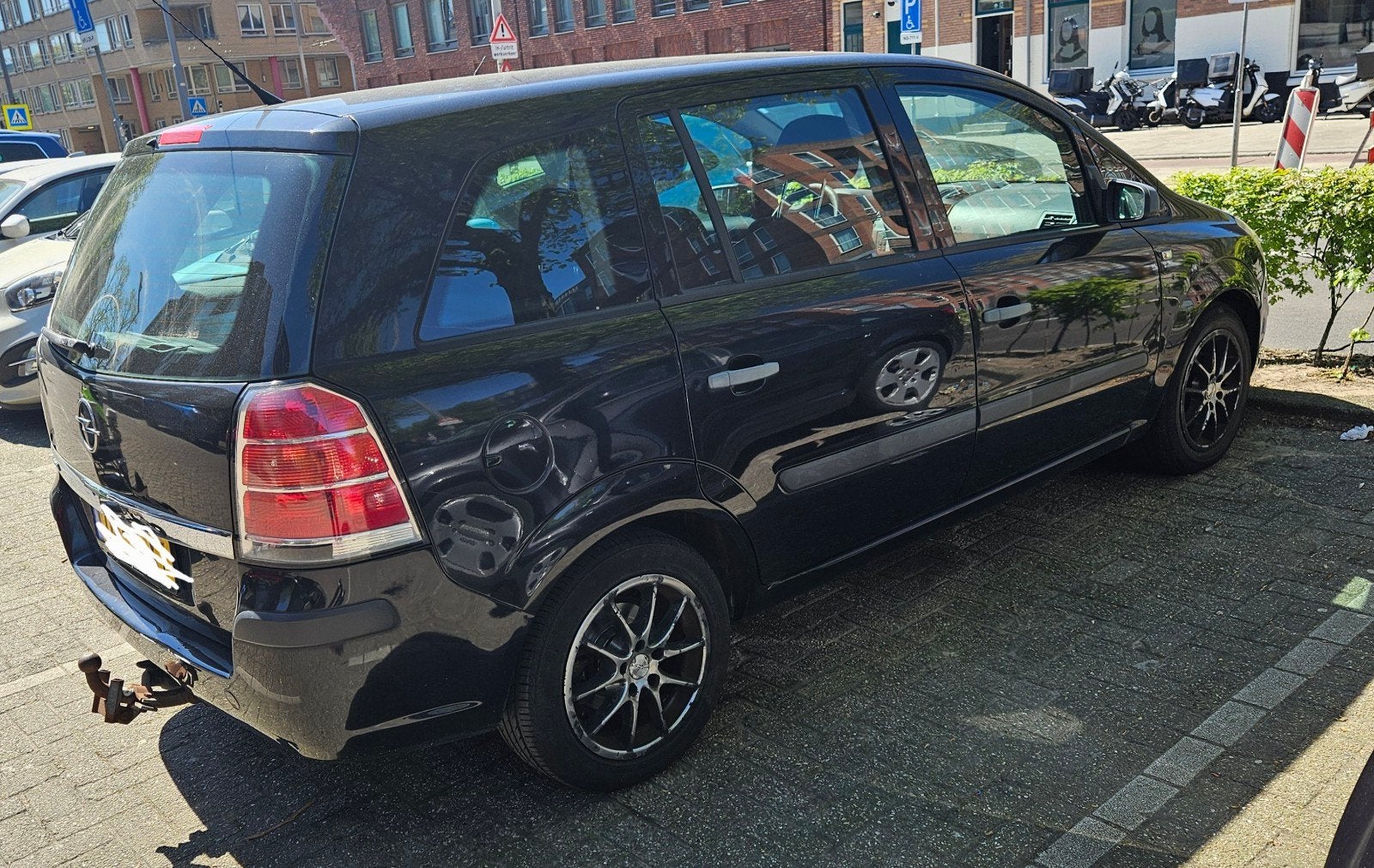Opel Zafira 1.6 2006 Zwart NAP 238444, Auto's, Voorwielaandrijving, 4 cilinders, 7 stoelen, Zwart