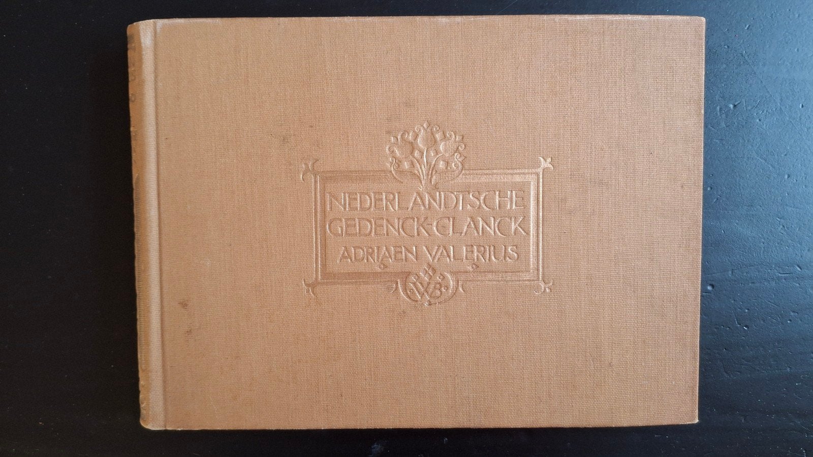 Nederlandtsche Gedenck-clanck Adriaen Valerius herdruk 1947, Boeken, Ophalen of Verzenden, Gelezen, Adriaen Valerius