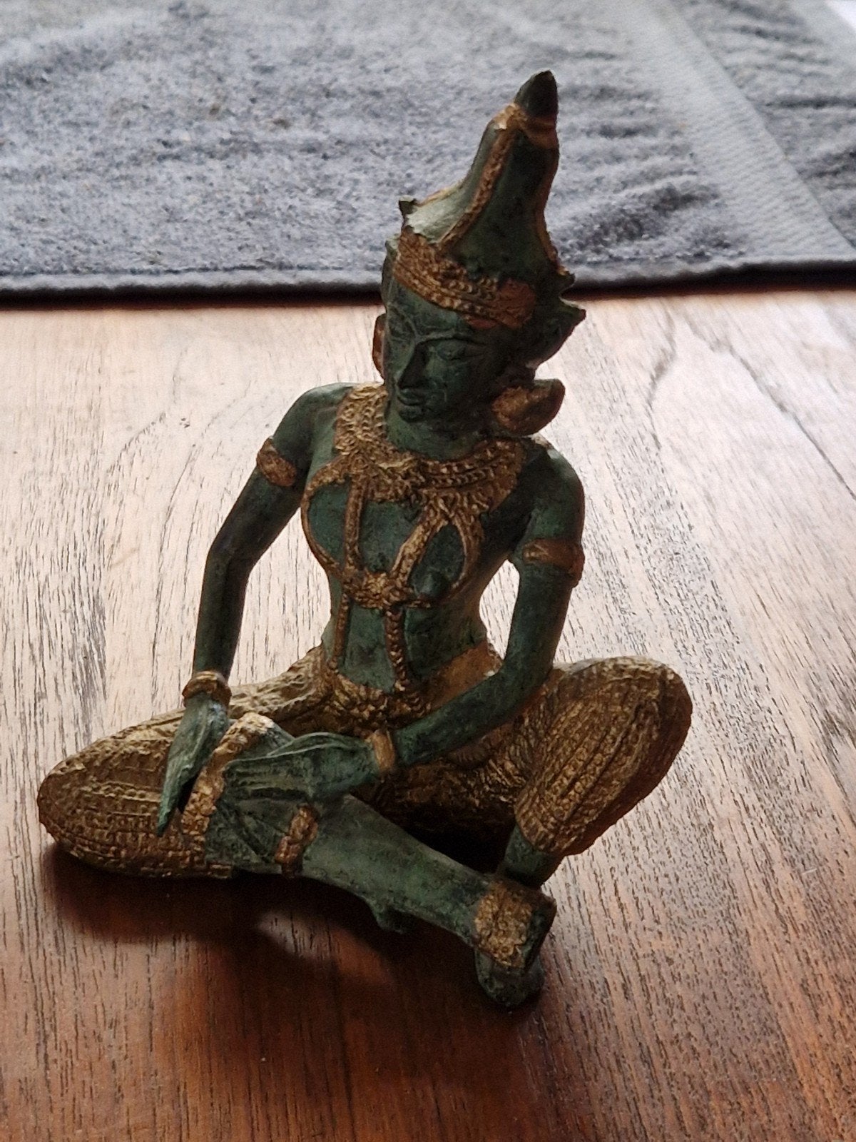 vintage Thais bronzen (godheid) of tempelwachter., Huis en Inrichting, Woonaccessoires | Boeddhabeelden, Metaal, 15 cm, Massief