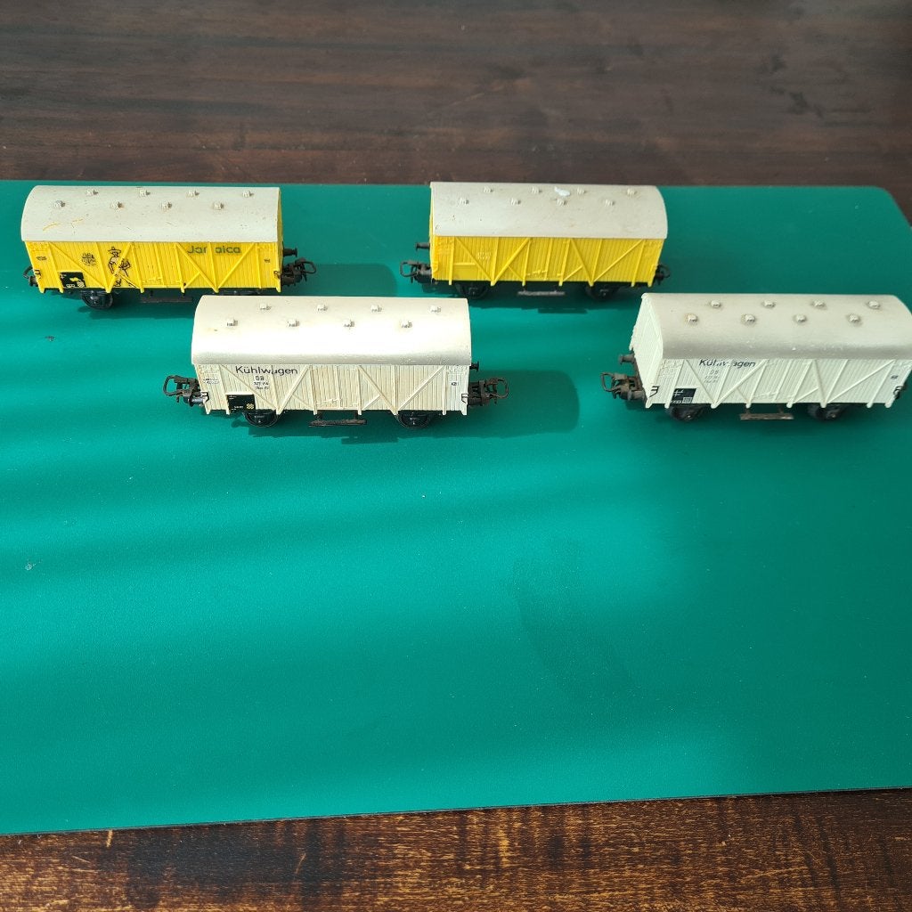 4 Marklin wagons, zestiger jaren, Wisselstroom, Gebruikt, Wagon, Ophalen of Verzenden