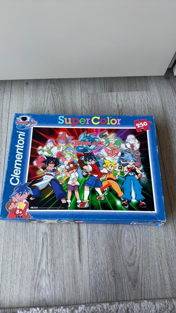 Puzzel clementoni beyblade 250 stukjes, Ophalen, Meer dan 50 stukjes, Zo goed als nieuw, 6 jaar of ouder