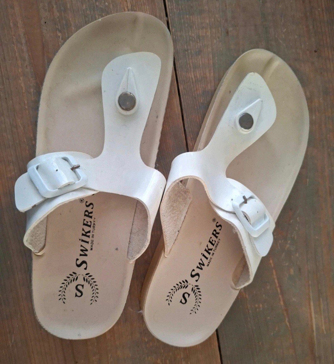 Witte Swikers slippers, maat 38, Kleding | Dames, Wit, Ophalen of Verzenden, Gedragen, Slippers