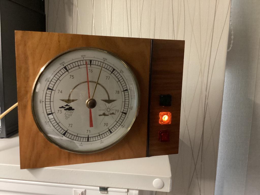 Exclusieve Barometer met 3-voudige Led Indicatie, Ophalen of Verzenden