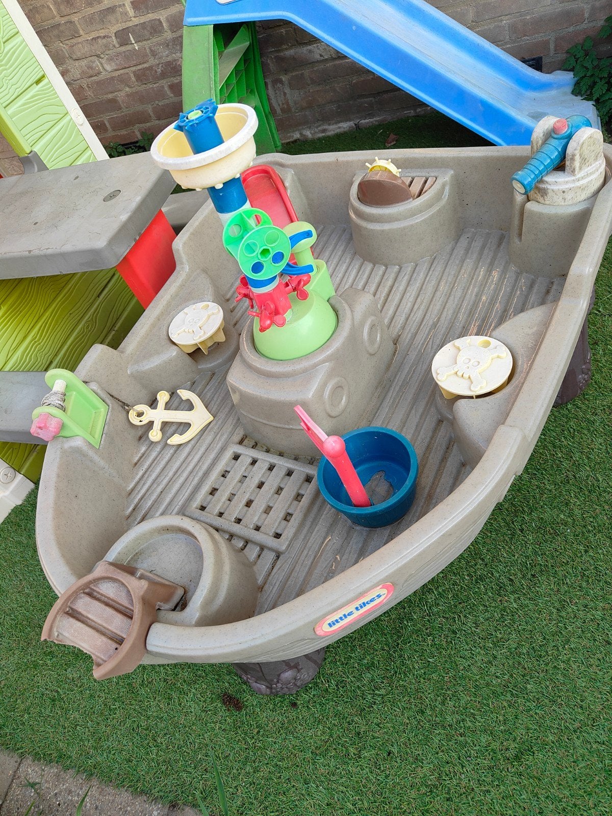 Little Tikes Zand- en watertafel in bootvorm, Kinderen en Baby's, Speelgoed | Buiten | Los speelgoed, Ophalen, Gebruikt