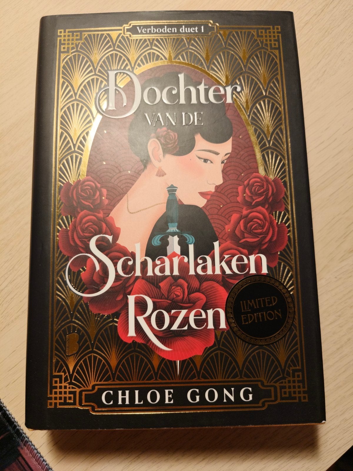 Chloe Gong - Dochter van de Scharlaken Rozen, Boeken, Ophalen of Verzenden, Zo goed als nieuw, Chloe Gong