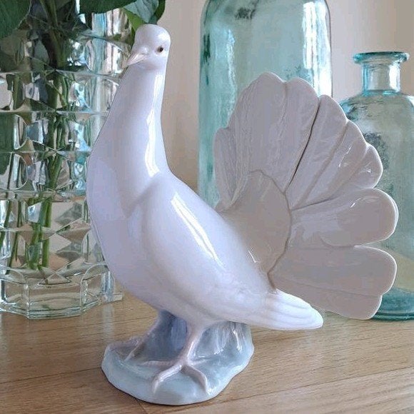 Lladro Paloma Grande Dove Fantail Porcelain # 1016, Verzamelen, Ophalen of Verzenden, Zo goed als nieuw, Dier