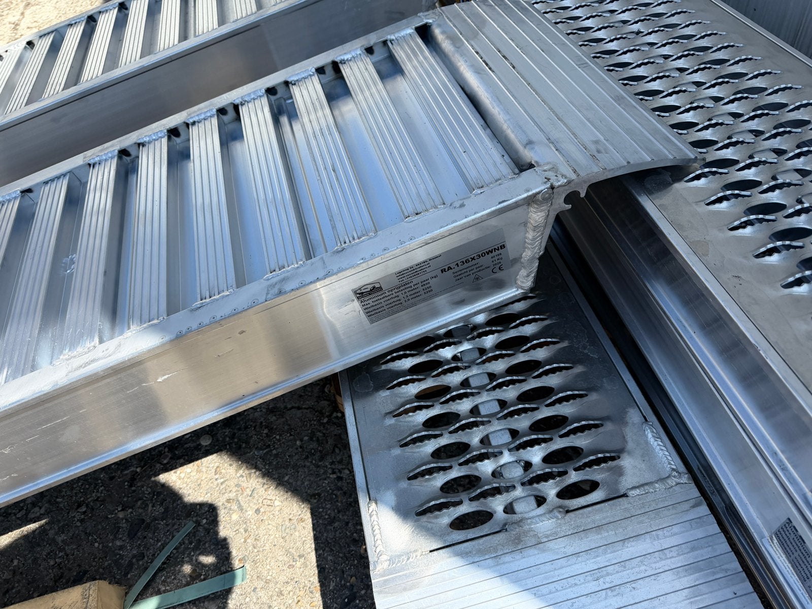 Sets aluminium opritten 5250kg!!! 300x40 nieuw, Ophalen, Nieuw