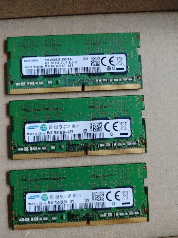 3X Samsung M471A5143EB0-CPB 4GB  DDR4 2133MHz in 1 koop, Gebruikt, DDR4, Ophalen of Verzenden, Laptop