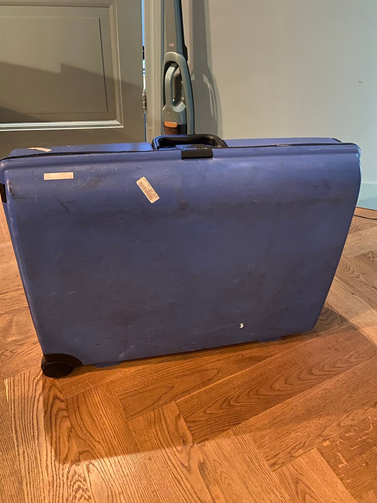 Gratis koffer met wieltjes en cijferslot, Sieraden, Tassen en Uiterlijk, Koffers, Ophalen, Gebruikt, Hard kunststof, Slot