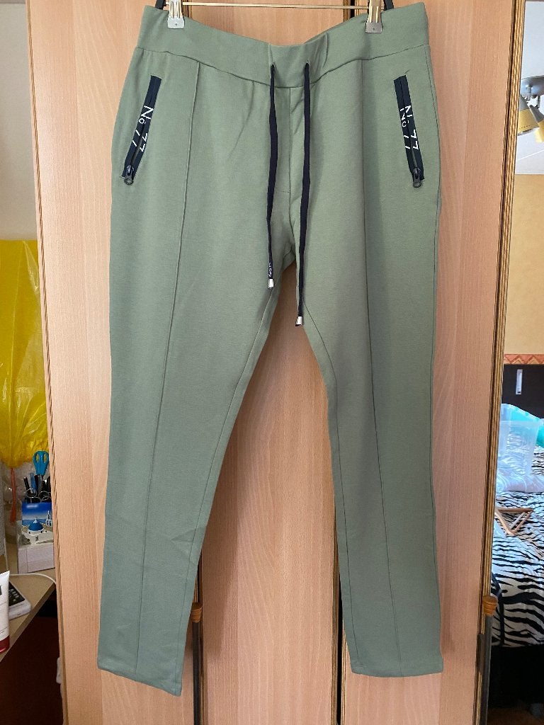 Nieuw groene broek Zoso, Maat 42/44 (L), Nieuw, Ophalen of Verzenden, Lang
