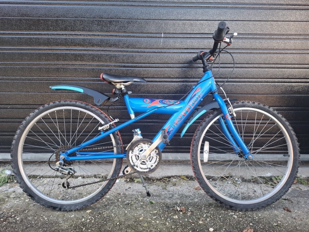 24 inch Raleigh mountainbike met 18 versnellingen, 24 inch, Niet ingevuld, Handrem, Niet ingevuld