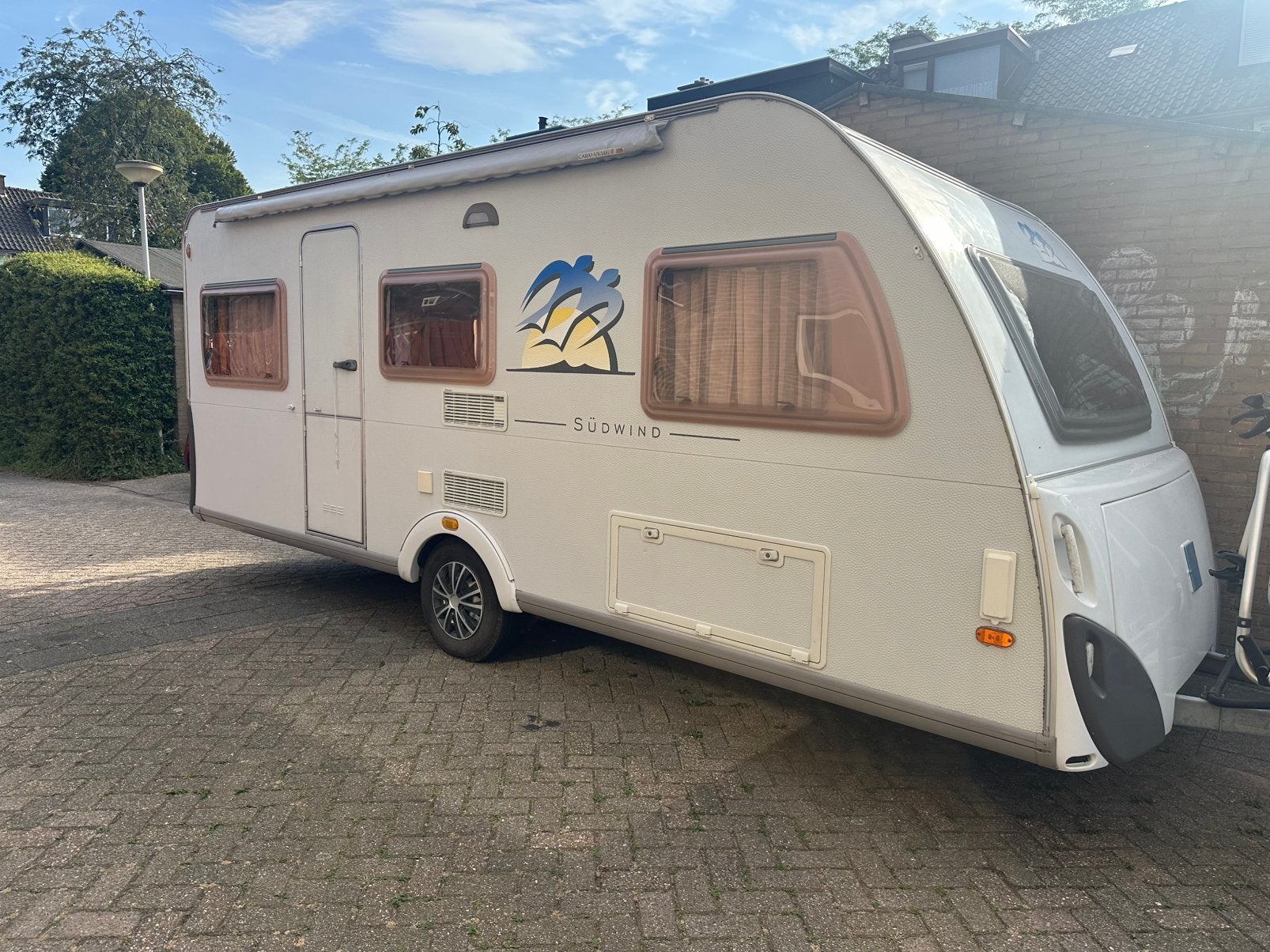 Caravan Knaus Sudwind 500 EU , enkele bedden, fietsendragers, Caravans en Kamperen, Caravans, 2 aparte bedden, Rondzit, Particulier