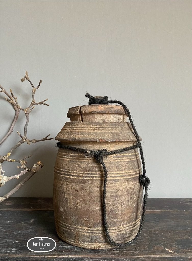 Oude houten kruik met deksel pot hout stoer sober landelijk, Verzenden, Handgemaakt, Overige vormen, Hout
