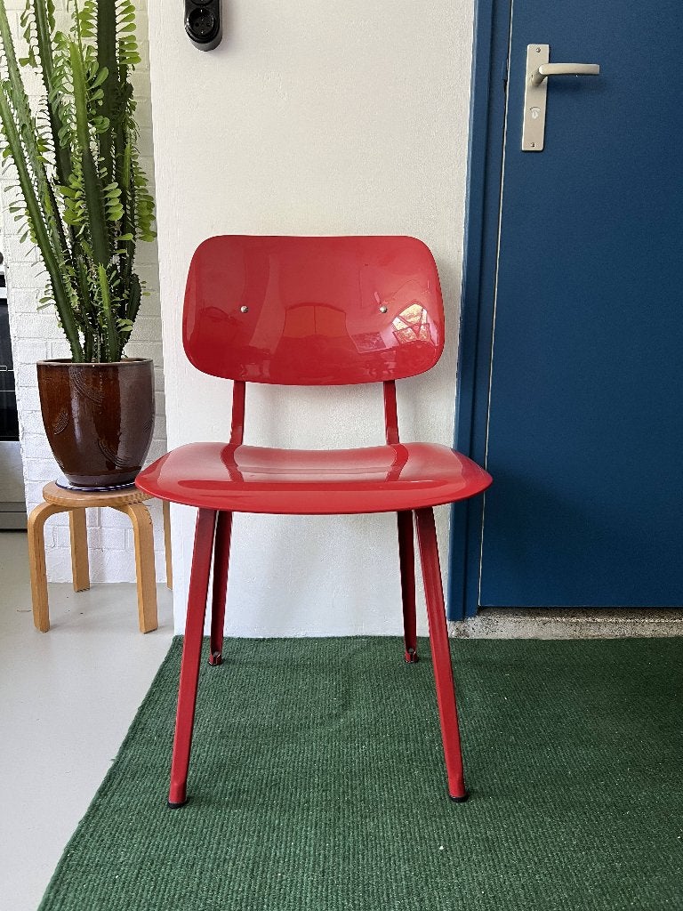 Revolt stoel van Ahrend in Rood, door Friso Kramer, Ophalen, Modernistisch, Zo goed als nieuw, Eén