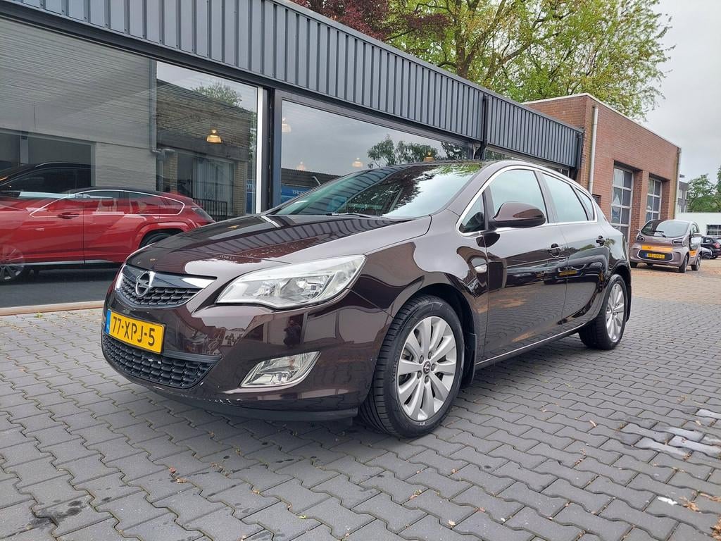 Opel Astra 1.6Turbo Cosmo Dealer onderhouden Nieuwe Distribu, Auto's, Euro 5, 730 kg, Gebruikt, 4 cilinders