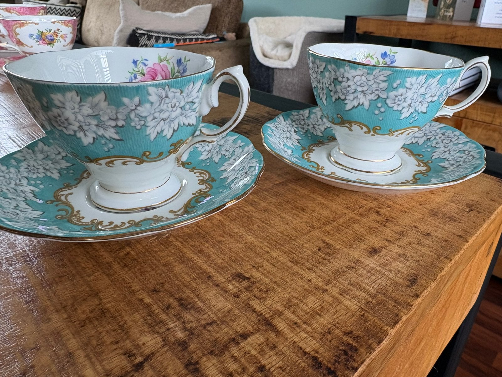 Royal Albert, Ophalen