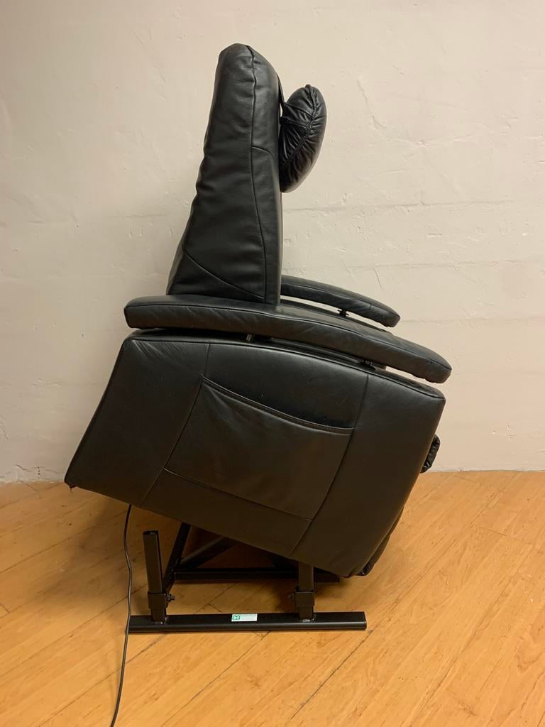 Fitform. Sta op stoel, Relax fauteuil. Met garantie., Ophalen, Zo goed als nieuw, Leer, 50 tot 75 cm