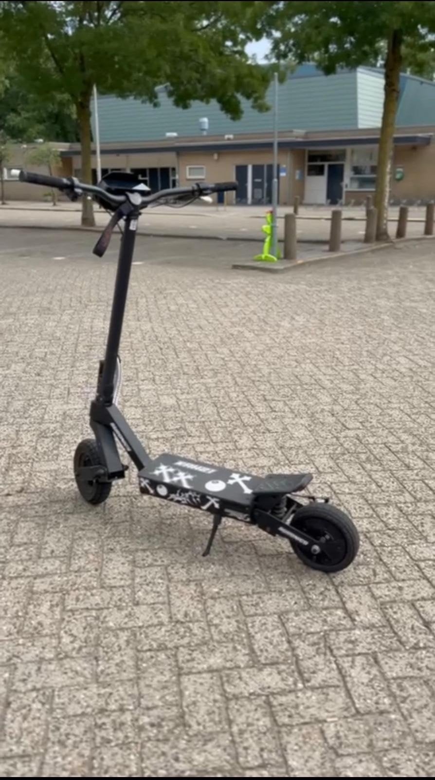 Kurkirin g2 teruil, Fietsen en Brommers, Steps, Ophalen of Verzenden, Zo goed als nieuw, Elektrische step (E-scooter)