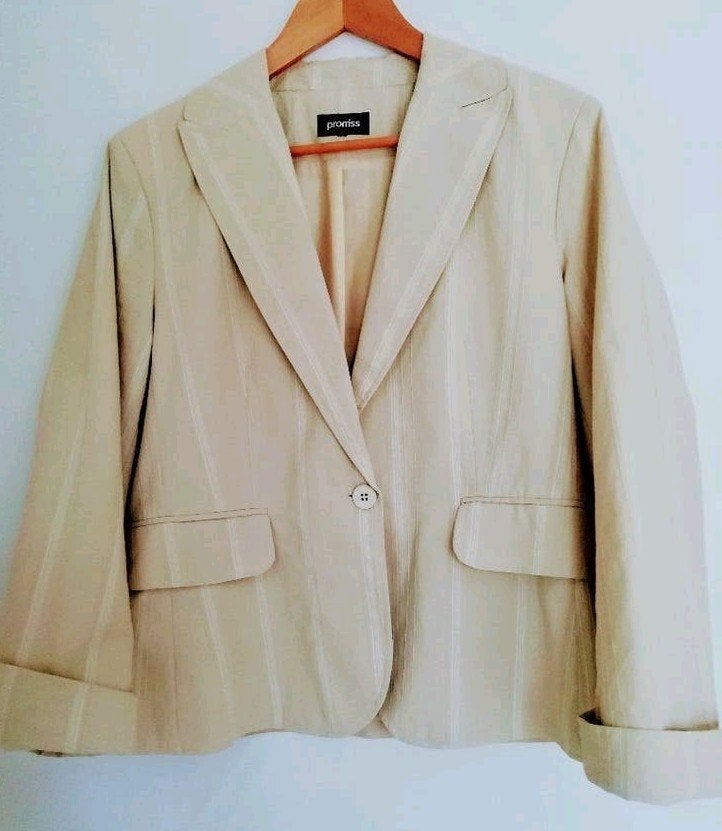 Prachtig jasje Promiss 42 kleur beige met subtiel streepje, Promiss, Verzenden, Beige, Maat 42/44 (L)