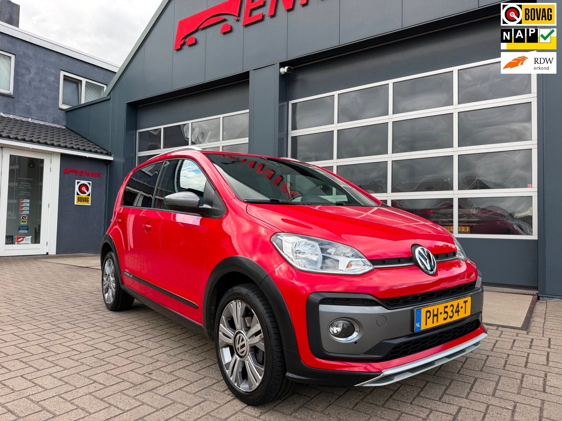 Volkswagen Up! 1.0 BMT cross up! / Camera / Cruise / Clima /, Auto's, Dealer onderhouden, Stof, Gebruikt, 4 stoelen
