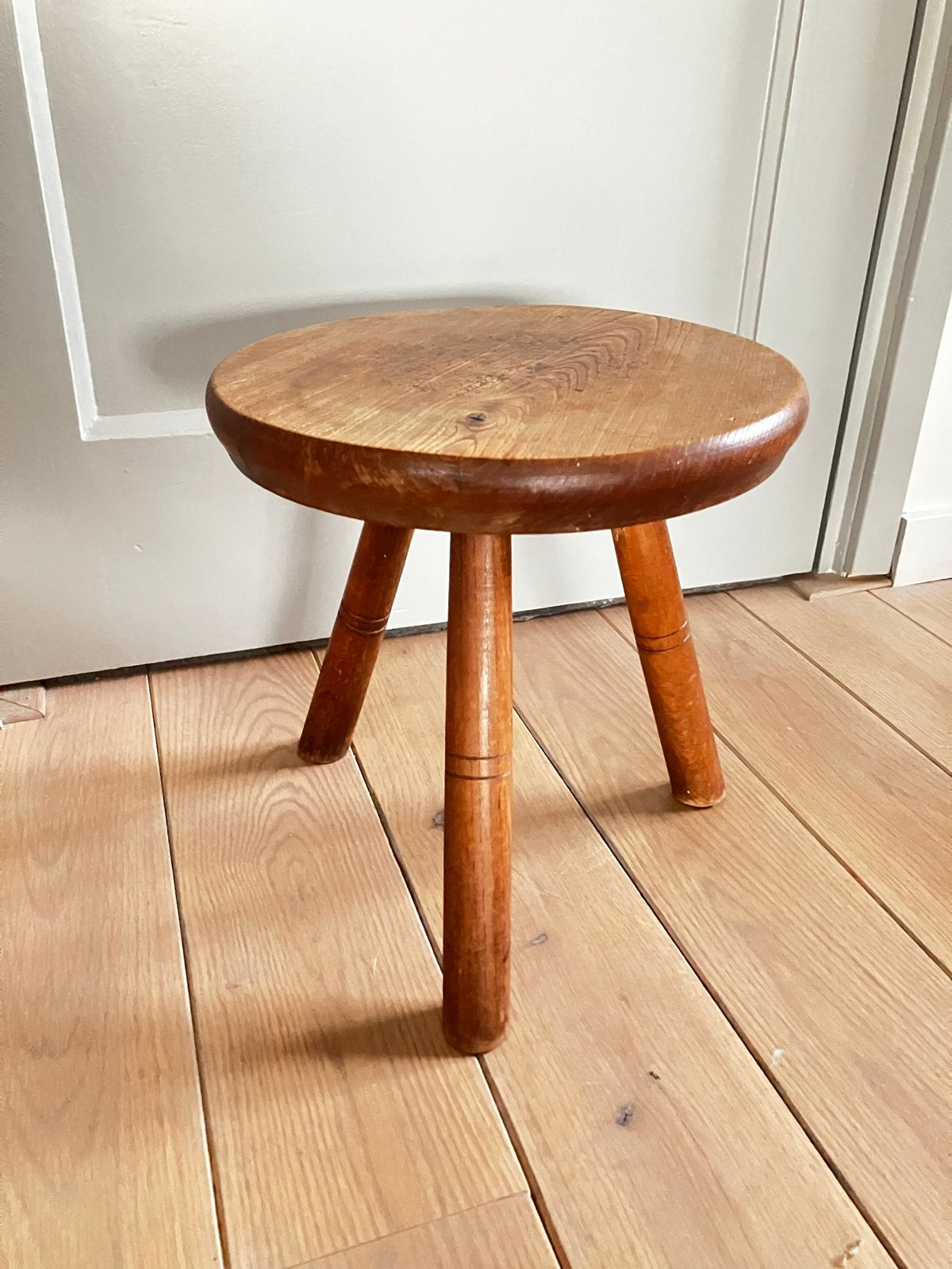 Vintage Melkkrukje Driepoot - Hout - 30cm hoog, Ophalen of Verzenden, Gebruikt, Hout