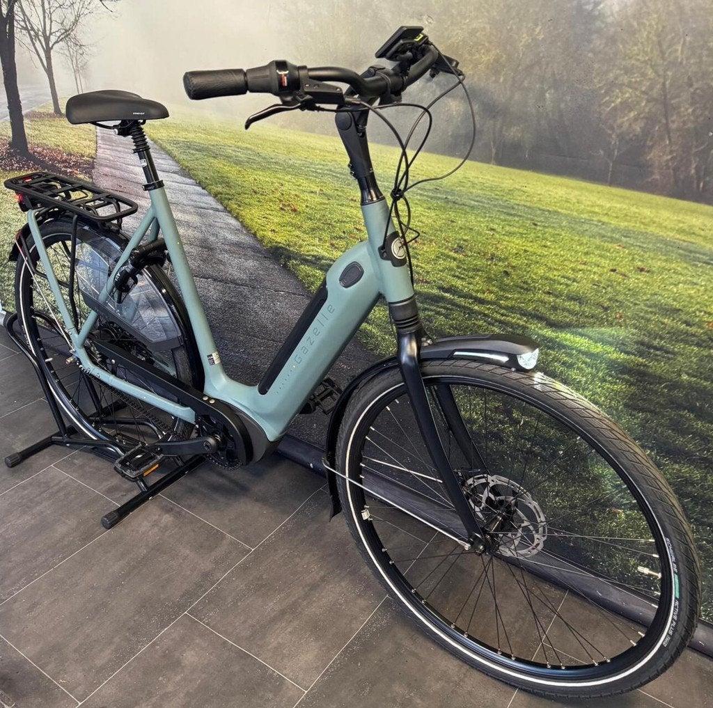 NIEUW Gazelle Grenoble C5 BOSCH | AANBIEDING | €3999 →, Koninklijke Gazelle N.V., Wilhelminaweg 8 6951 BP Dieren Nederland, Nieuw