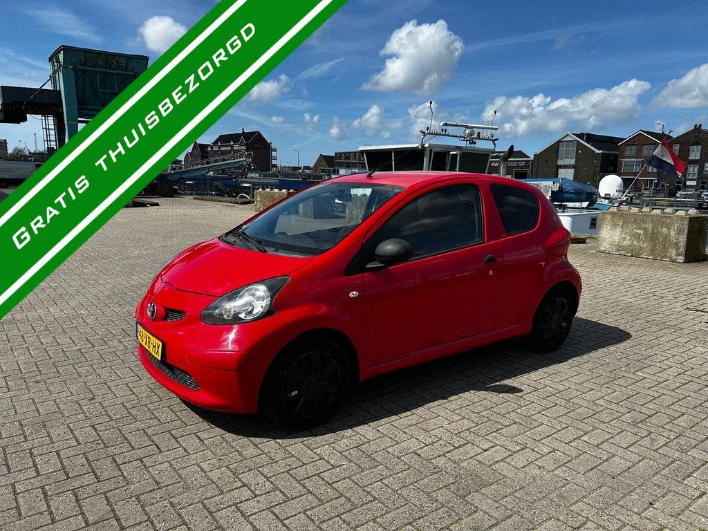 Toyota Aygo 1.0-12V - NEW APK - AIRCO - NAP!, Auto's, Toyota, Bedrijf, Te koop, Aygo, ABS, Airbags, Airconditioning, Automatische klimaatregeling