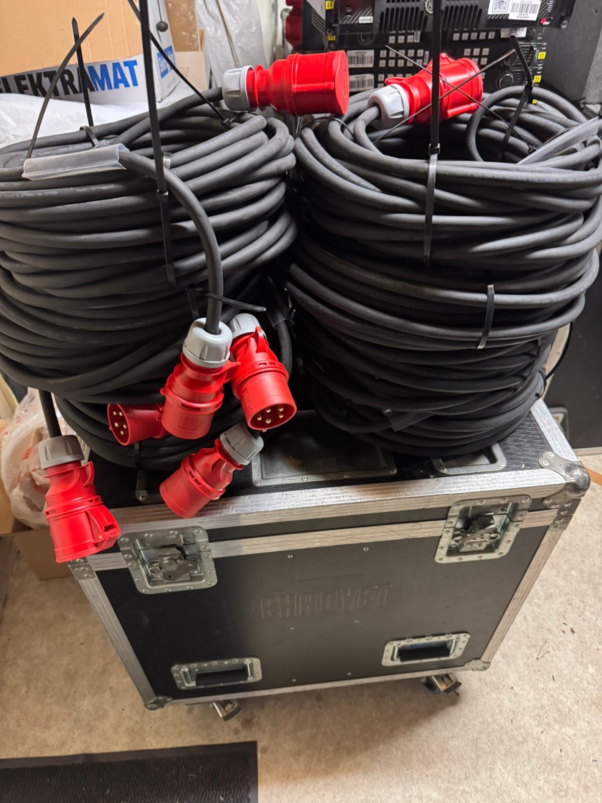 8x NIEUWE krachtstroom kabels 25 meter Neopreen 32A, Muziek en Instrumenten, Kabels en Stekkers, Ophalen, Z, Z, Zo goed als nieuw