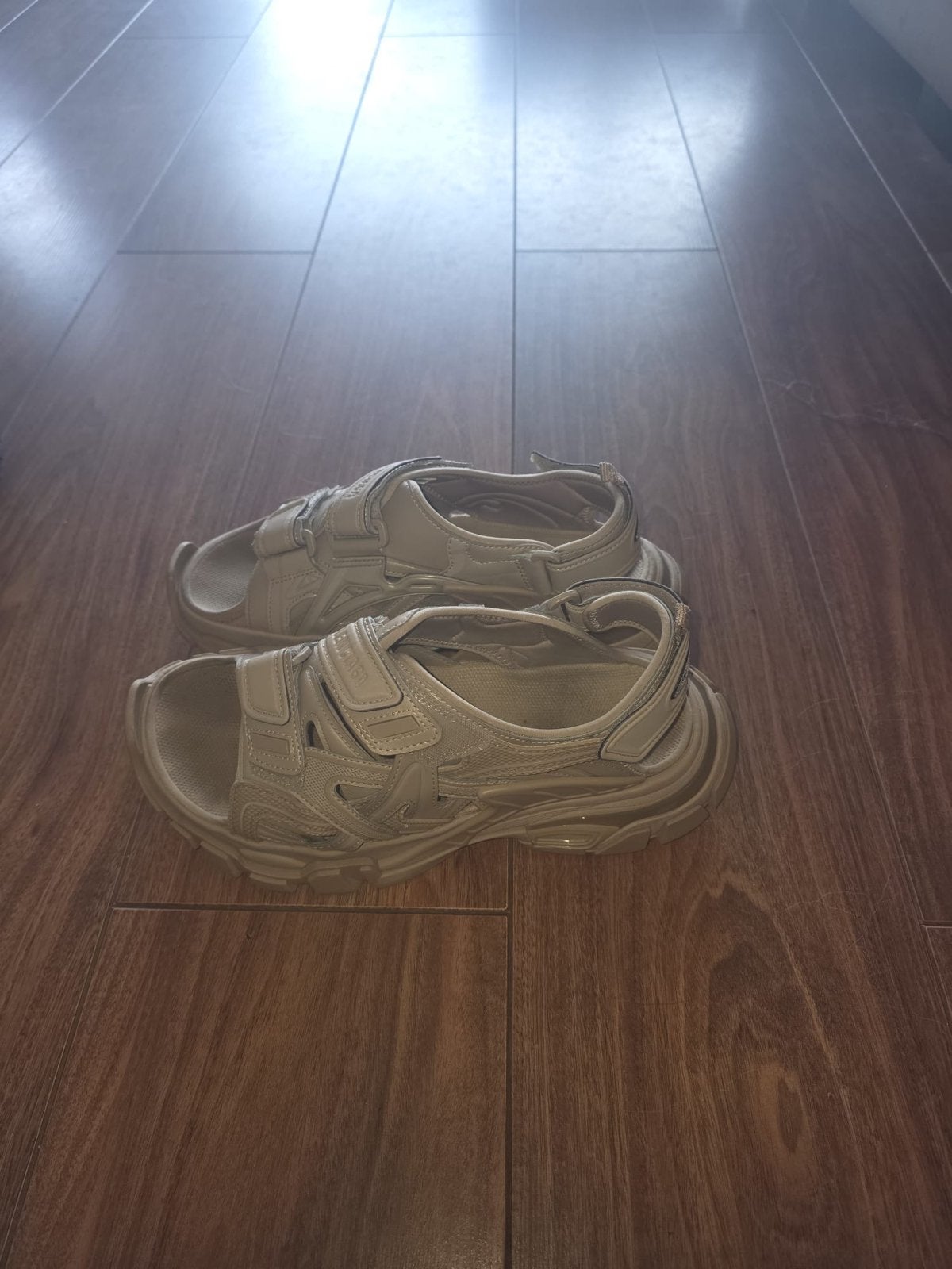 Balenciaga Track Sandalen Beige Maat 40, Kleding | Heren, Schoenen, Ophalen of Verzenden, Zo goed als nieuw, Overige kleuren, Sandalen