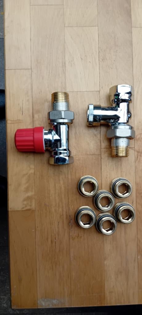 Radiatorkranen en koppelingen, Ophalen of Verzenden