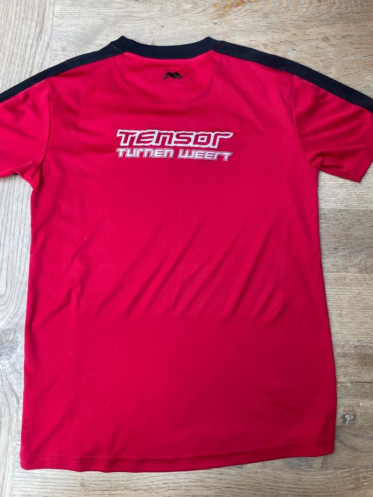 Sportshirt Tensor turnen Weert - maat S, Sport en Fitness, Turnen, Ophalen, Zo goed als nieuw, Turnpak(je), Rood