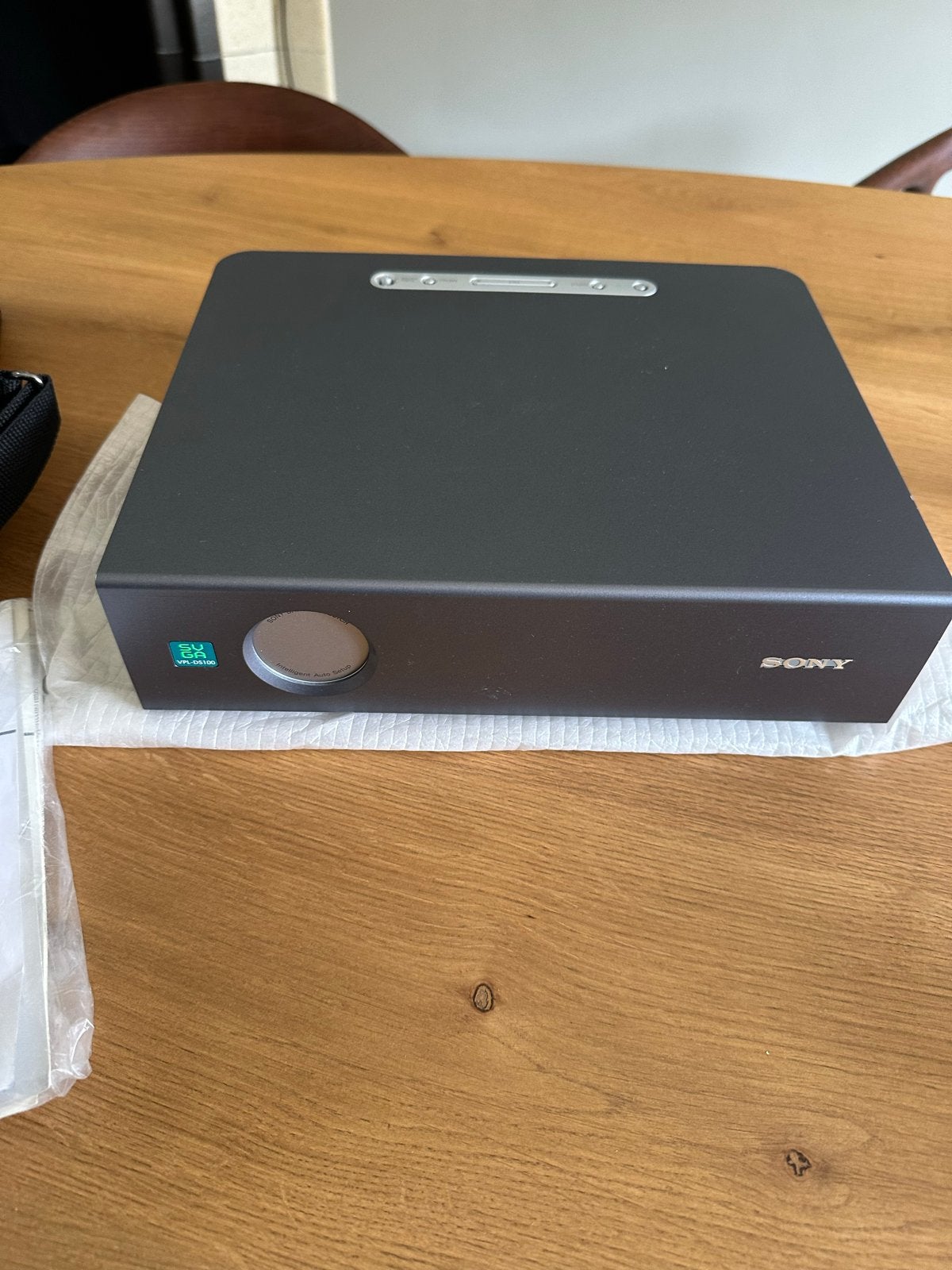 Sony VPL-DS100 Data Projector - Compact en Draagbaar, Ophalen, Zo goed als nieuw, LCD, Overige resoluties