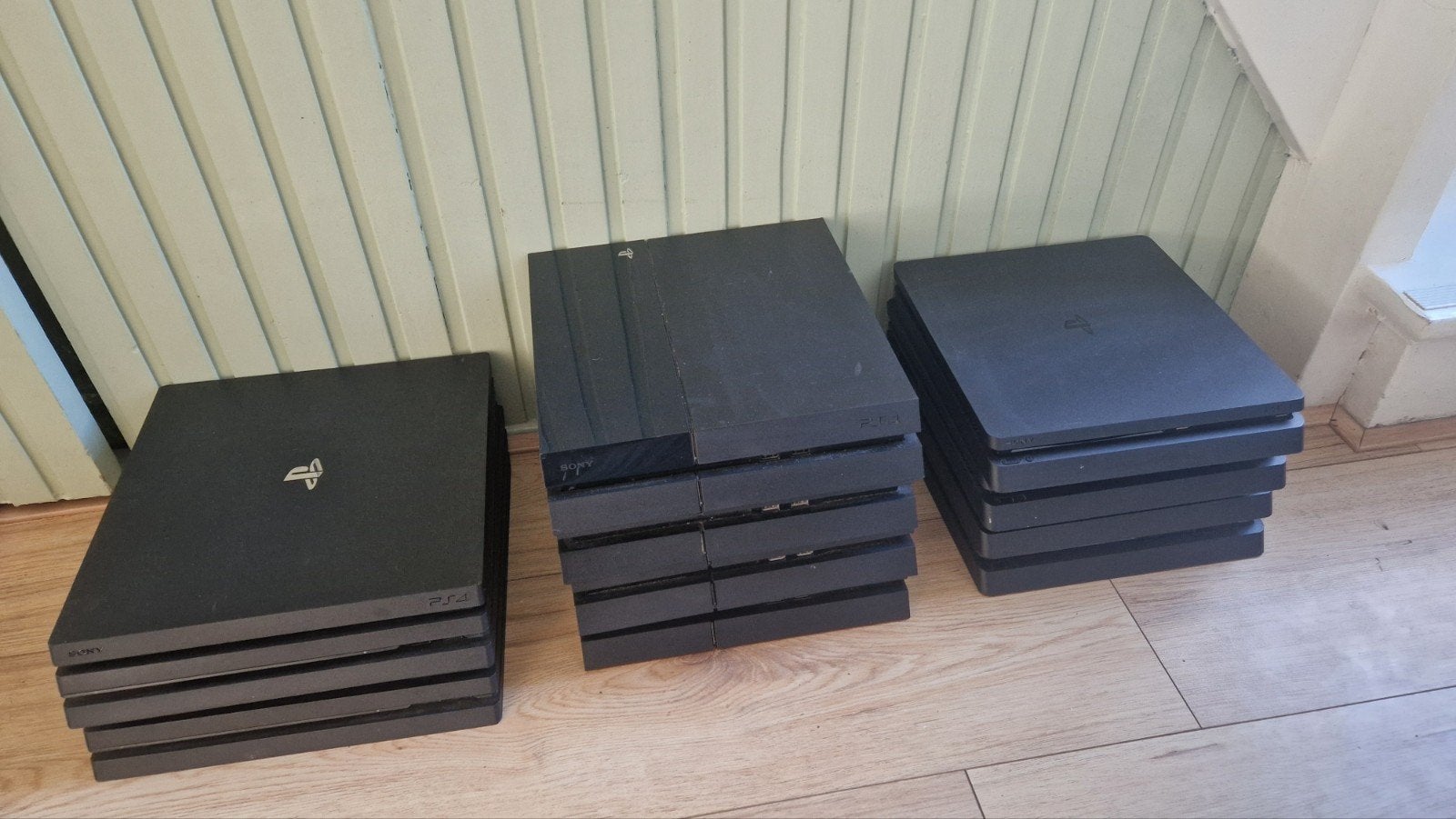 11x PlayStation 4 Pro,Slim, Fat low firmware 7.71-9.00-12.52, Ophalen of Verzenden, Zo goed als nieuw, Met 1 controller, Slim