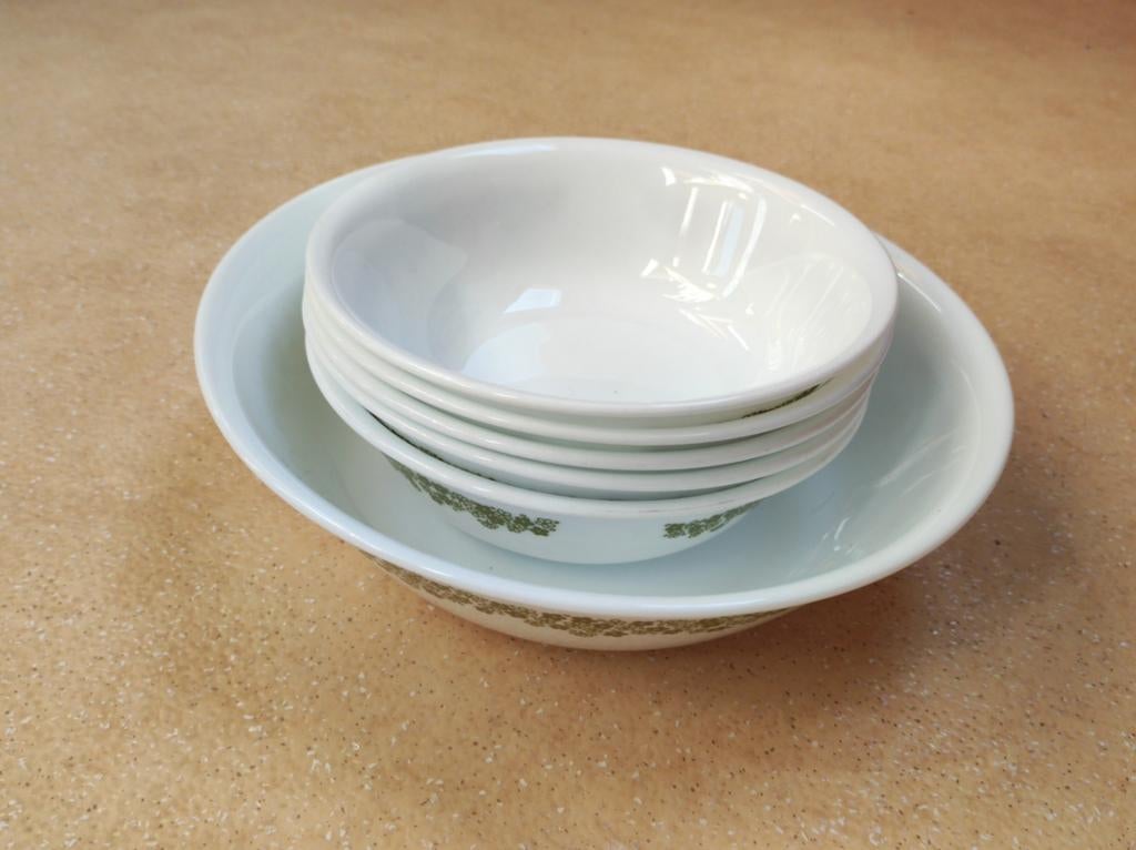 Vintage Corelle. Schaal met 5 schaaltjes, Ophalen of Verzenden