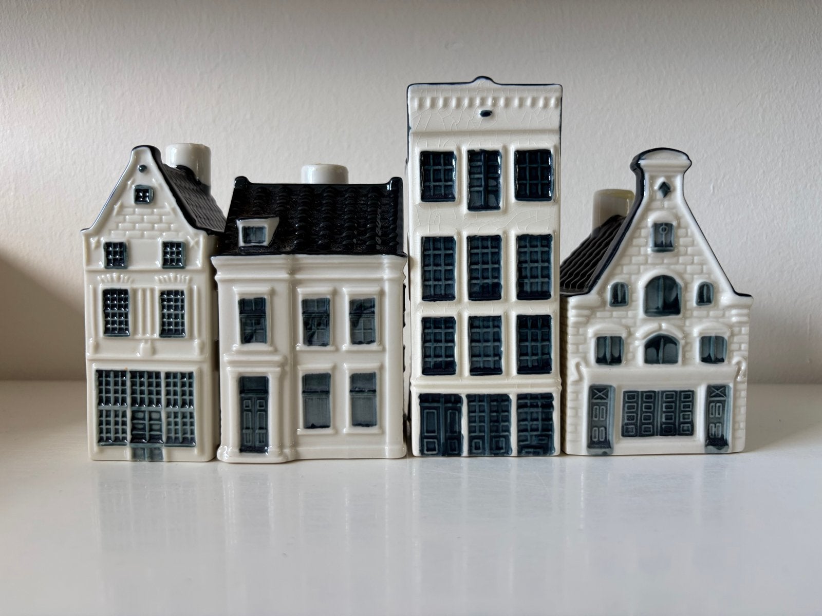 Verzameling Delfts Blauwe Huisjes: KLM, Goedewaagen, Schoonh, Ophalen of Verzenden, Gebruikt