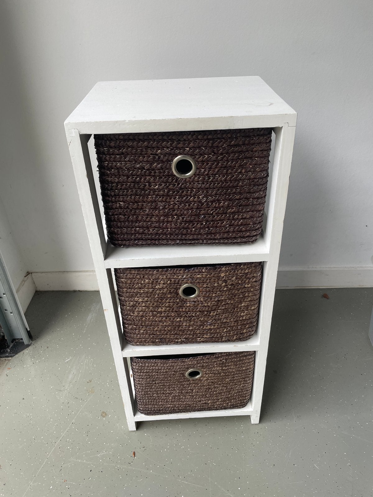 Witte ladekast met 3 rieten manden, Ophalen, Minder dan 50 cm, Gebruikt, 3 of 4 laden