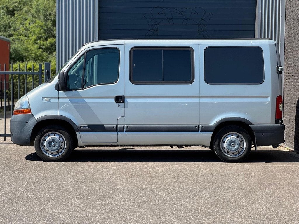 Renault Master T28 2.5dCi L1H1 DC EXPORT, Stof, Gebruikt, 4 cilinders, 2260 kg