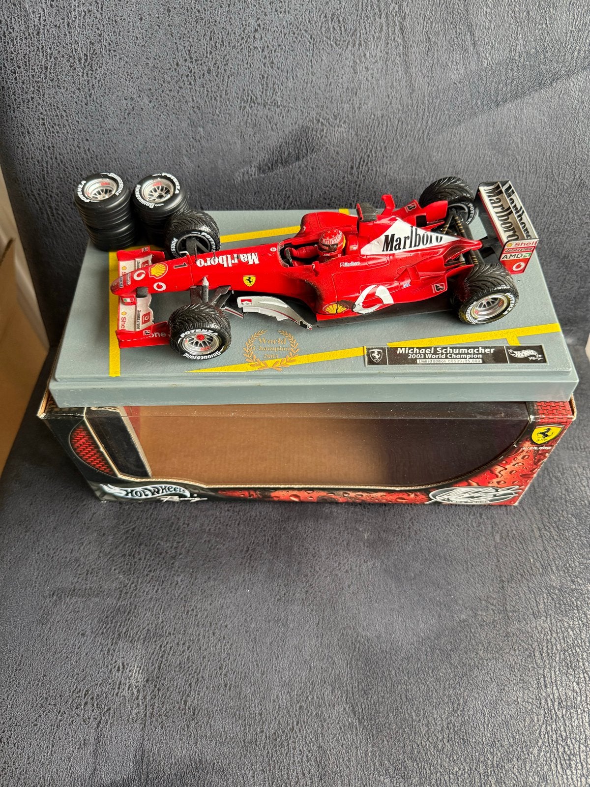 Michael Schumacher 2003 Wereldkampioen F1 schaalmodel 1:18, Hobby en Vrije tijd, Ophalen of Verzenden, Zo goed als nieuw, Auto