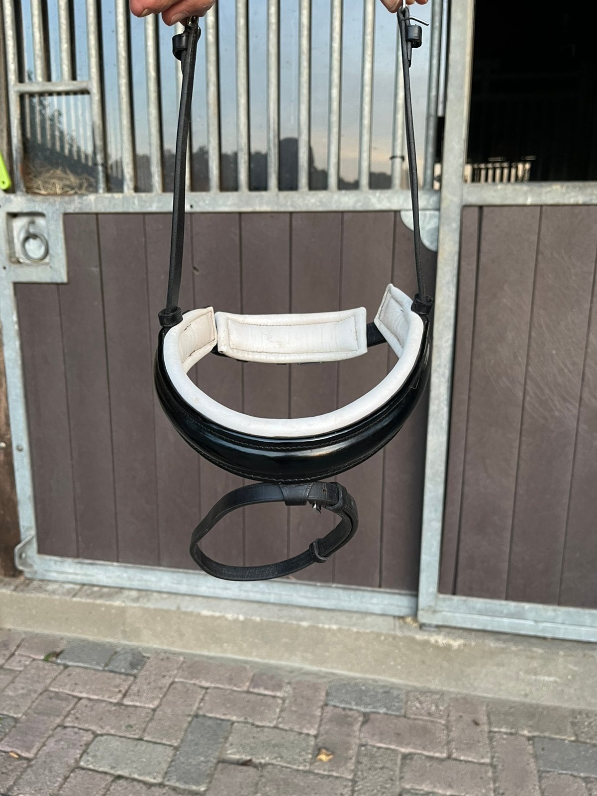 Br neusriem, Dieren en Toebehoren, Paarden en Pony's | Hoofdstellen en Tuigage, Wit, Ophalen of Verzenden, Zo goed als nieuw, BR