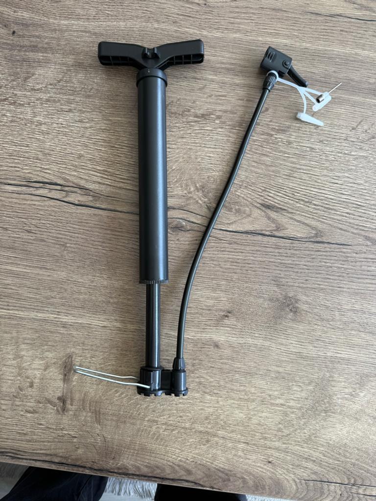 Compacte fietspomp - Handig voor onderweg, Ophalen of Verzenden, Gebruikt