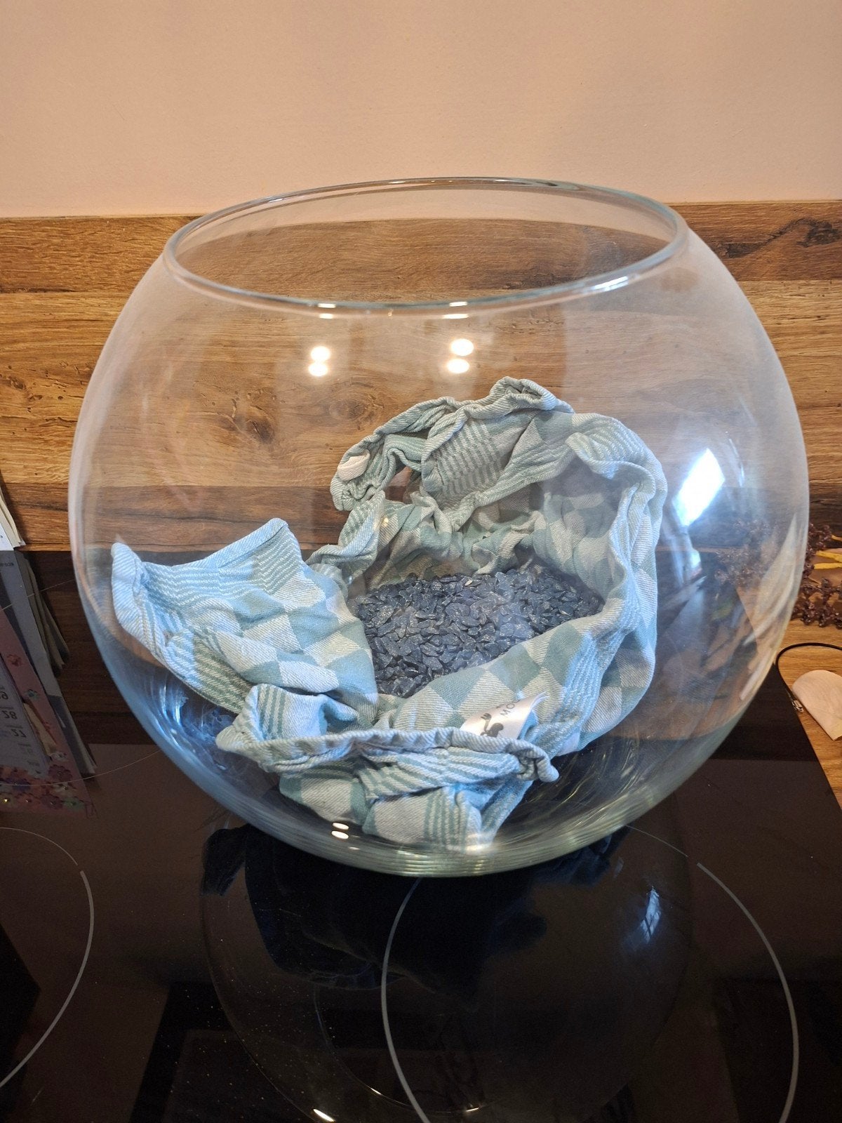 grote ronde viskom met blauwe steentjes, Ophalen, Zo goed als nieuw