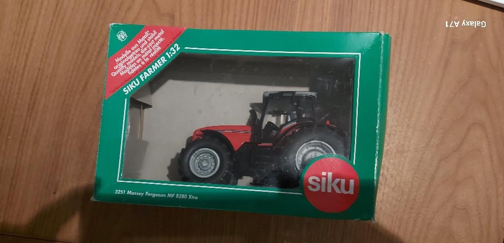Siku 3251 Massey Ferguson MF 8260 Xtra, Ophalen of Verzenden, Zo goed als nieuw, Tractor of Landbouw, SIKU