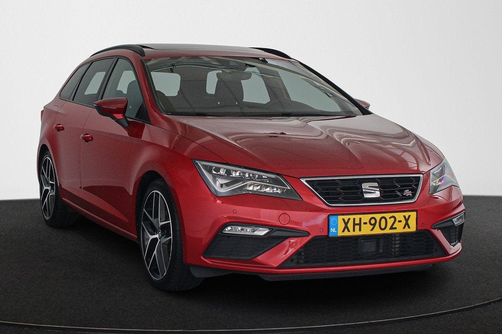 SEAT Leon ST 1.5 TSI FR Business Intense Panoramadak Camera, Auto's, Seat, Stof, Euro 6, 4 cilinders, Leon