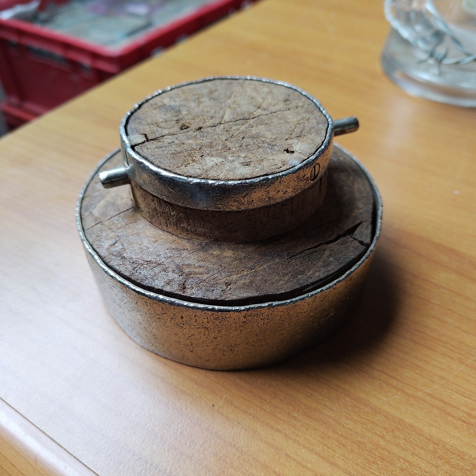 Antieke houten en metalen kaasmal, Ophalen of Verzenden